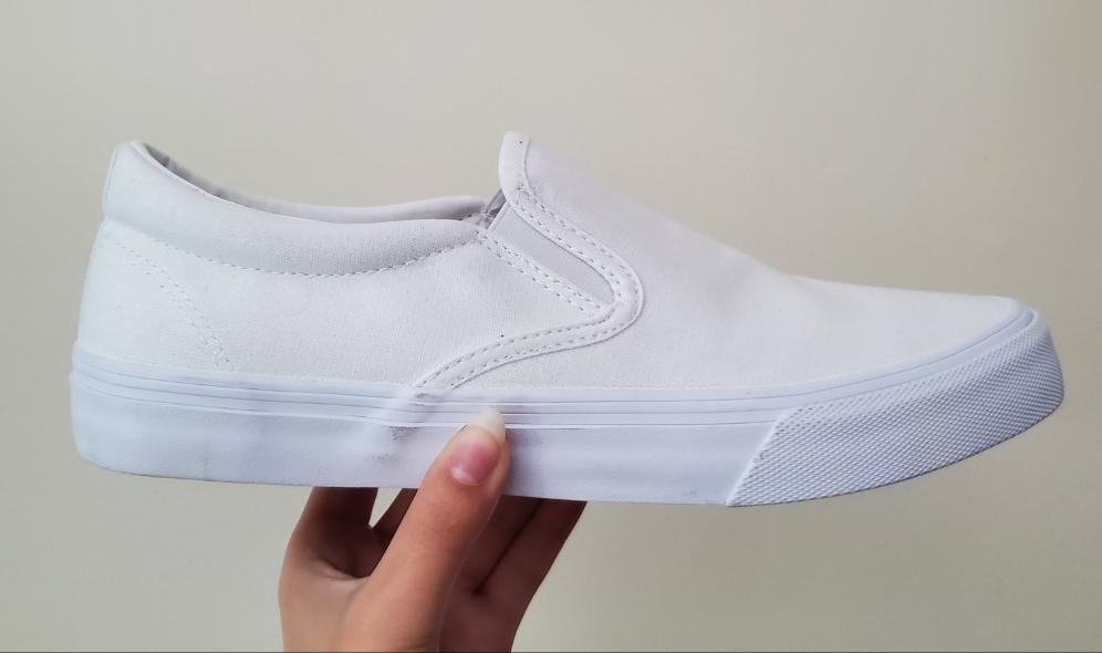 White canvas slip on sneakers. To be customized.